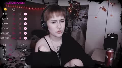 Snapshot of say_mary chatting on 02-16-25, 06:21 pronoun she. name Mary. age 21. online show from 02-16-25, 06:21