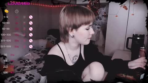 Snapshot of say_mary chatting on 02-16-25, 09:27 pronoun she. name Mary. age 21. online show from 02-16-25, 09:27