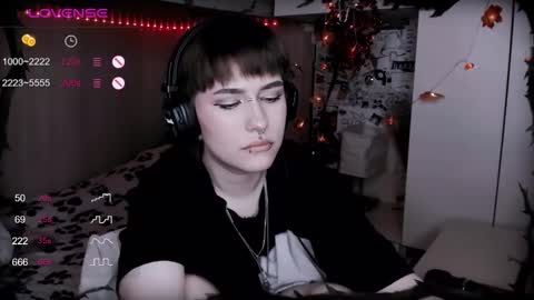 Snapshot of say_mary chatting on 02-18-25, 04:48 pronoun she. name Mary. age 21. online show from 02-18-25, 04:48