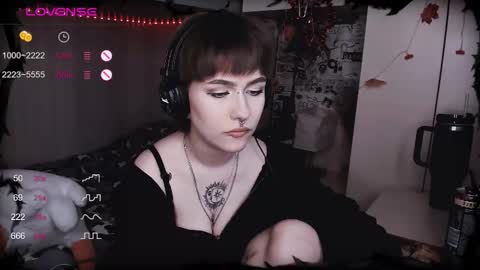 Snapshot of say_mary chatting on 02-19-25, 01:50 pronoun she. name Mary. age 21. online show from 02-19-25, 01:50