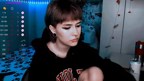 Snapshot of say_mary chatting on 02-27-25, 02:43 pronoun she. name Mary. age 21. online show from 02-27-25, 02:43