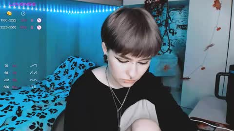 Snapshot of say_mary chatting on 03-03-25, 06:12 pronoun she. name Mary. age 21. online show from 03-03-25, 06:12