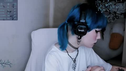 Snapshot of say_mary chatting on 11-03-25, 11:55 pronoun she. name Mary. age 21. online show from 11-03-25, 11:55