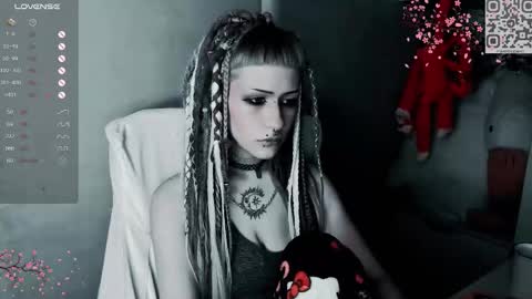 pronoun she. name Mary. age 21. online show from 11-27-25, 05:59