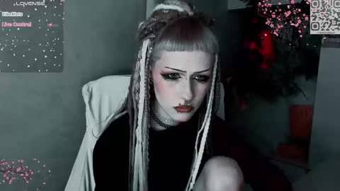 pronoun she. name Mary. age 21. online show from 12-03-25, 05:44