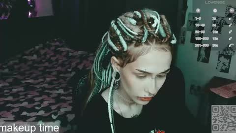 pronoun she. name Mary. age 21. online show from 06-06-26, 06:45
