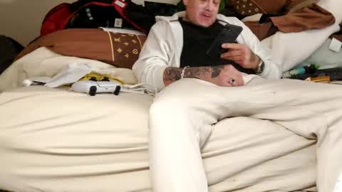 sayhi2mylilguy online show from 02-11-25, 04:33