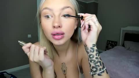 Snapshot of sayo_mao18 chatting on 10-24-25, 01:46 sayo_mao18 online show from 10-24-25, 01:46