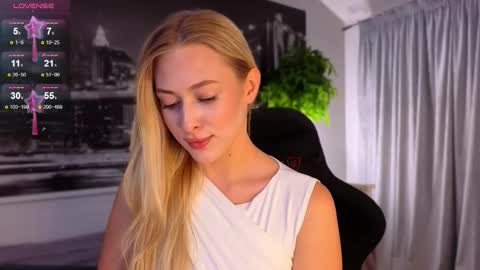 Hello guys our name is Emily Nicole Alice. We are very funny and love to spend time well online show from 10-02-25, 04:58