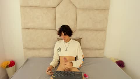 Snapshot of scaarlett_22 chatting on 10-08-25, 05:32 scaarlett_22 online show from 10-08-25, 05:32