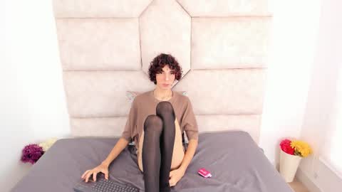 Snapshot of scaarlett_22 chatting on 10-12-25, 05:34 scaarlett_22 online show from 10-12-25, 05:34