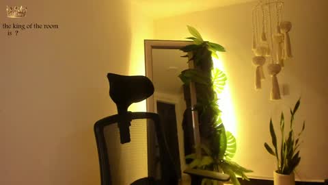 Venus online show from 01-13-25, 04:19