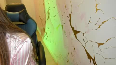 Snapshot of scarbadgirl_ chatting on 04-24-26, 04:04 scarbadgirl_ online show from 04-24-26, 04:04