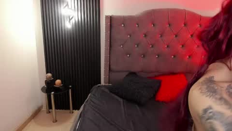 Snapshot of scarbadgirl_ chatting on 05-10-26, 04:06 scarbadgirl_ online show from 05-10-26, 04:06