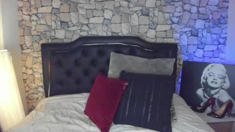 Snapshot of scarlat_diamond chatting on 10-27-25, 01:31 Scarlat Diamond online show from 10-27-25, 01:31