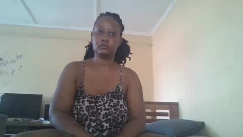 scarlet_25142359 online show from 10-17-25, 06:05