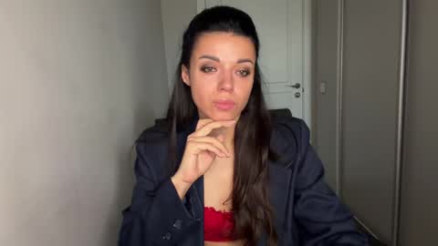 Snapshot of scarlet_daisy_ chatting on 05-14-26, 07:37 Sophie online show from 05-14-26, 07:37
