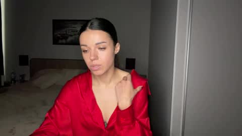 Snapshot of scarlet_daisy_ chatting on 05-29-26, 08:23 Sophie online show from 05-29-26, 08:23