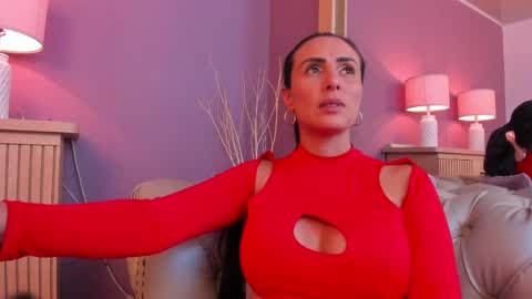 Scarlet Edwars online show from 03-12-25, 09:44