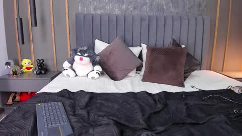 Maria online show from 11-13-25, 01:54