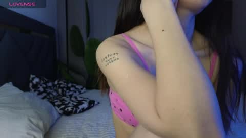 Snapshot of scarlet_ice chatting on 04-06-26, 08:15 scarlet_ice online show from 04-06-26, 08:15