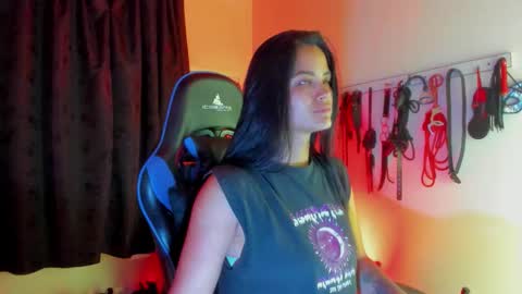 scarlet taylor kennedy online show from 12-16-25, 01:21