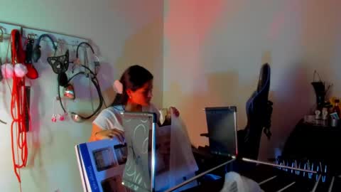 Snapshot of scarlet_kennedy98 chatting on 04-10-26, 08:24 scarlet taylor kennedy online show from 04-10-26, 08:24