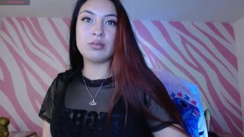 Snapshot of scarlet_queen4 chatting on 03-27-26, 01:22 Kimberly online show from 03-27-26, 01:22