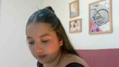 Snapshot of scarlet_queen7 chatting on 05-28-26, 04:15 scarlet_queen7 online show from 05-28-26, 04:15