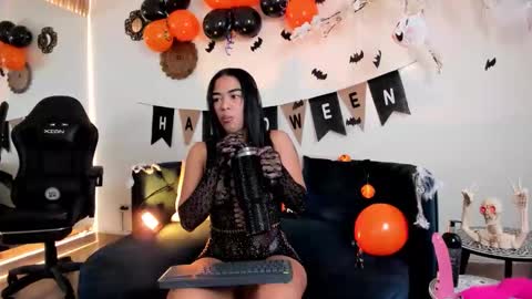 scarlet_summer_25 online show from 10-04-25, 12:14