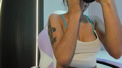scarlet_vixen_ online show from 02-01-26, 12:48