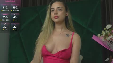 Snapshot of scarletcoles chatting on 09-16-25, 08:43 Scarlet online show from 09-16-25, 08:43