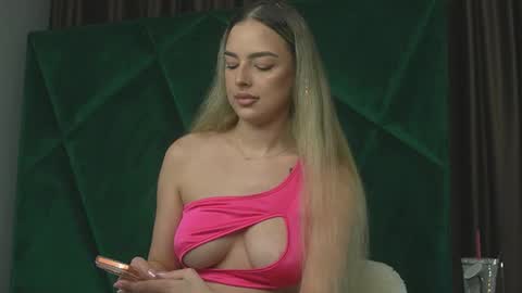 Scarlet online show from 09-23-25, 09:07