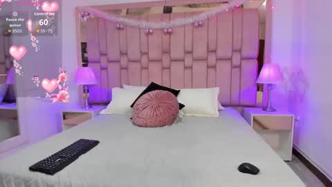 Scarlet online show from 12-14-25, 03:28