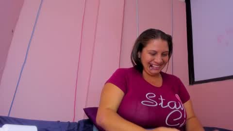 Snapshot of scarleth_blonde chatting on 01-21-25, 02:00 SCARLETH online show from 01-21-25, 02:00