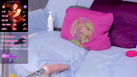 Snapshot of scarleth_blonde chatting on 03-10-25, 01:45 SCARLETH online show from 03-10-25, 01:45