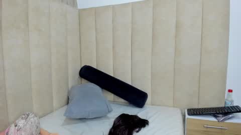 scarleth_jhons69 online show from 09-09-25, 04:06