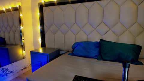 scarlethbigbug online show from 09-30-25, 06:24