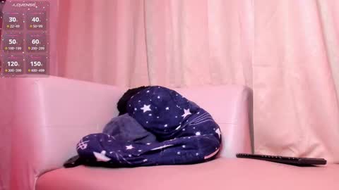 Snapshot of scarlethill_ chatting on 03-01-25, 03:49 scarlethill_ online show from 03-01-25, 03:49