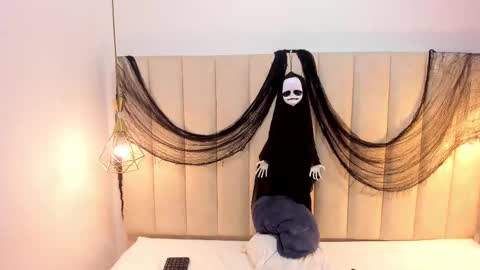 Snapshot of scarlethill_ chatting on 10-22-25, 03:23 scarlethill_ online show from 10-22-25, 03:23