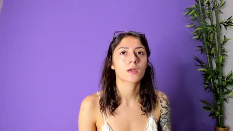 Snapshot of scarletjonesx chatting on 01-02-25, 10:01 Denis online show from 01-02-25, 10:01