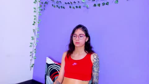 Snapshot of scarletjonesx chatting on 03-05-25, 06:23 Denis online show from 03-05-25, 06:23