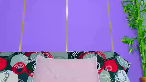 Snapshot of scarletjonesx chatting on 09-12-25, 09:04 Denis online show from 09-12-25, 09:04