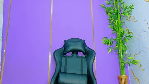 Snapshot of scarletjonesx chatting on 09-19-25, 02:40 Denis online show from 09-19-25, 02:40