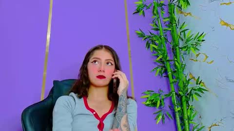 Snapshot of scarletjonesx chatting on 10-03-25, 02:58 Denis online show from 10-03-25, 02:58