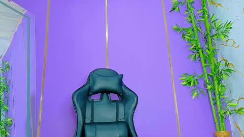 Snapshot of scarletjonesx chatting on 10-09-25, 12:30 Denis online show from 10-09-25, 12:30