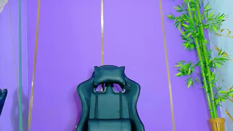 Snapshot of scarletjonesx chatting on 10-13-25, 07:30 Denis online show from 10-13-25, 07:30