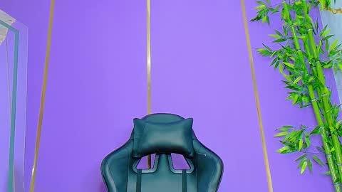 Snapshot of scarletjonesx chatting on 10-17-25, 03:36 Denis online show from 10-17-25, 03:36