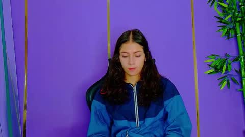 Snapshot of scarletjonesx chatting on 10-19-25, 01:06 Denis online show from 10-19-25, 01:06