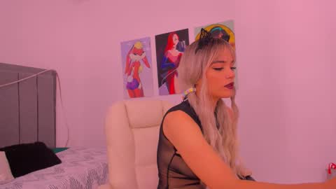 Snapshot of scarletliz chatting on 10-09-25, 12:03 Scarletliz online show from 10-09-25, 12:03